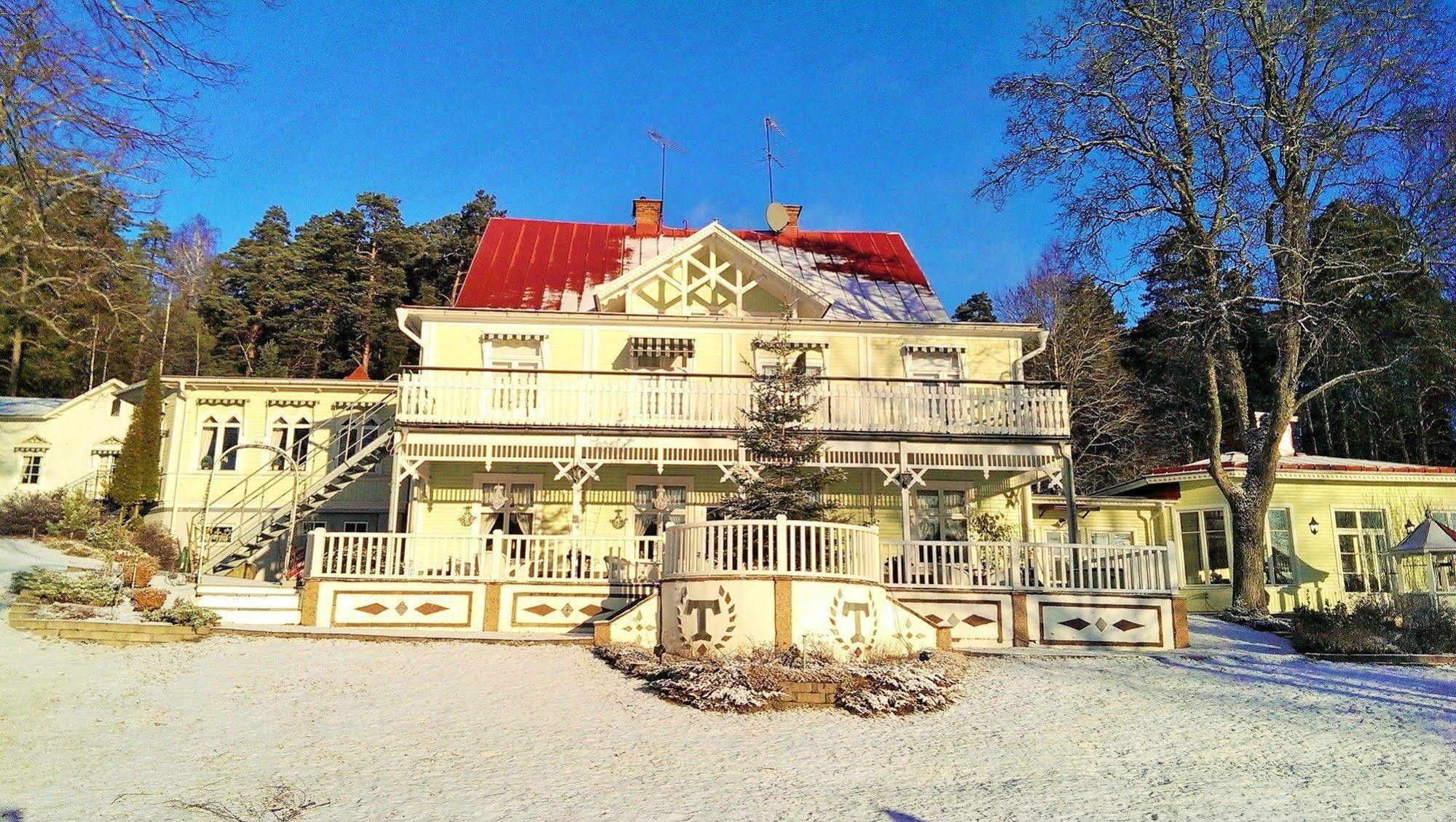 Hotell Torpa Pensionat - Sweden Hotels Södertälje Extérieur photo